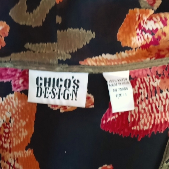 Chico’s long sleeved floral print Blouse - Picture 7 of 7